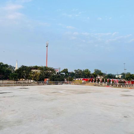 Holidayy Inn Prayagraj Esterno foto