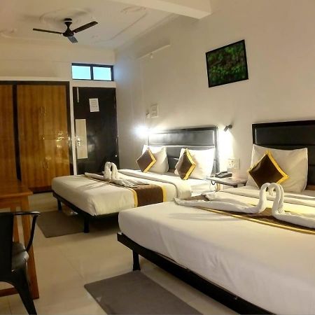 Holidayy Inn Prayagraj Esterno foto