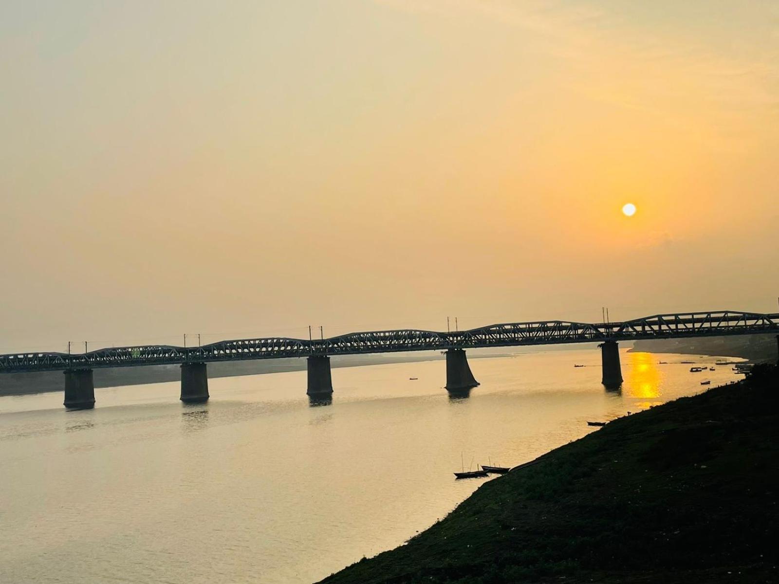 Holidayy Inn Prayagraj Esterno foto