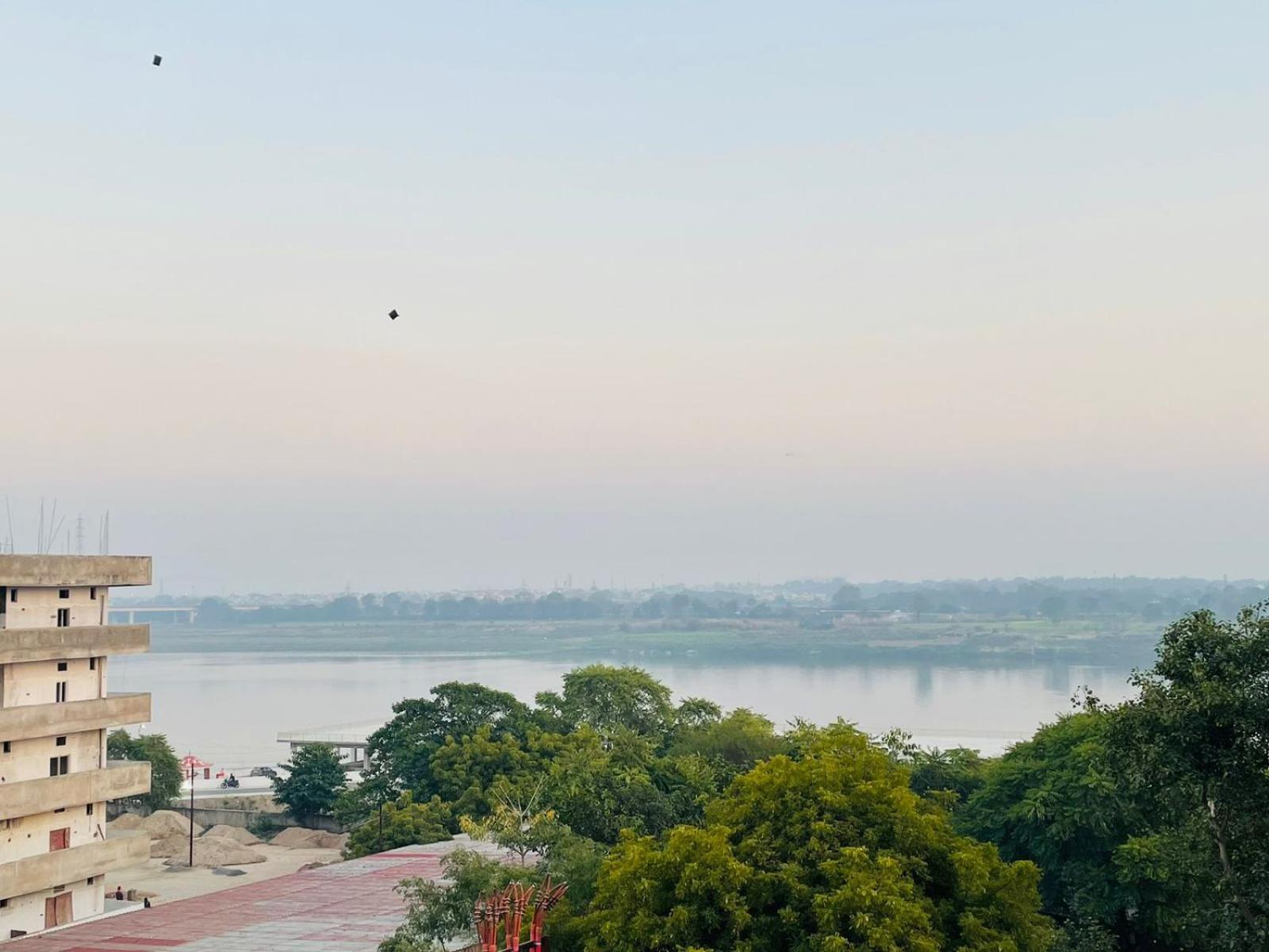 Holidayy Inn Prayagraj Esterno foto