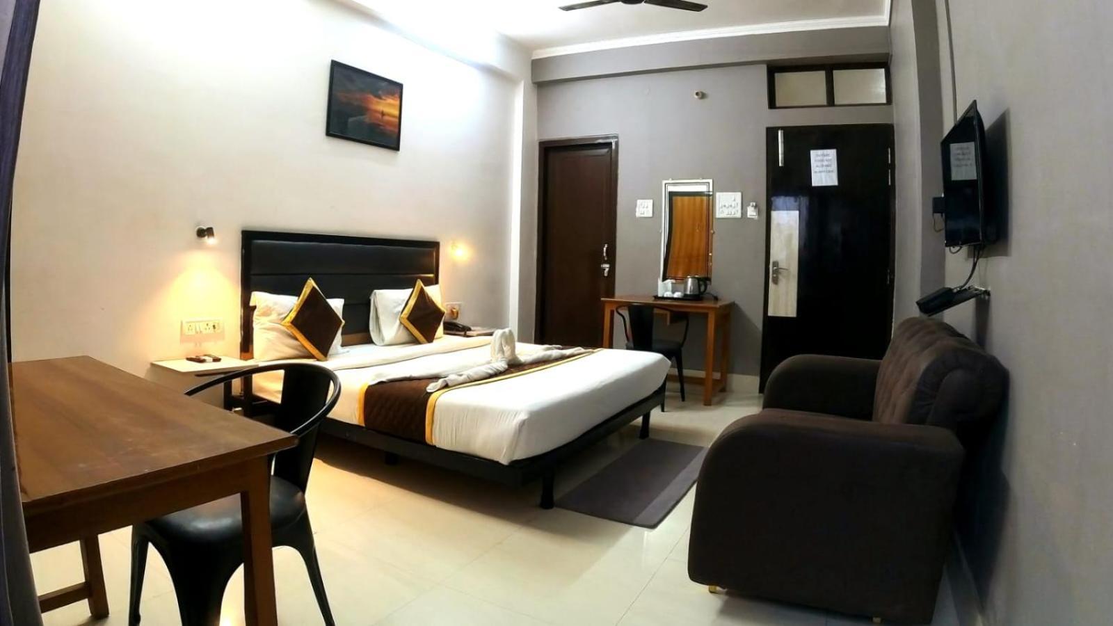 Holidayy Inn Prayagraj Esterno foto