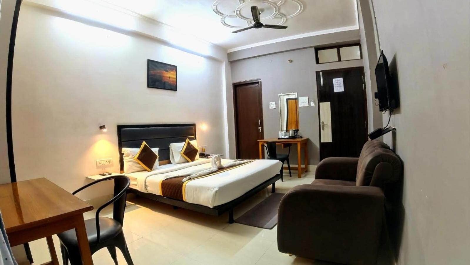 Holidayy Inn Prayagraj Esterno foto