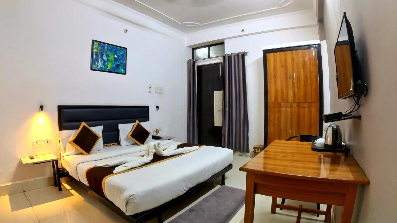 Holidayy Inn Prayagraj Esterno foto