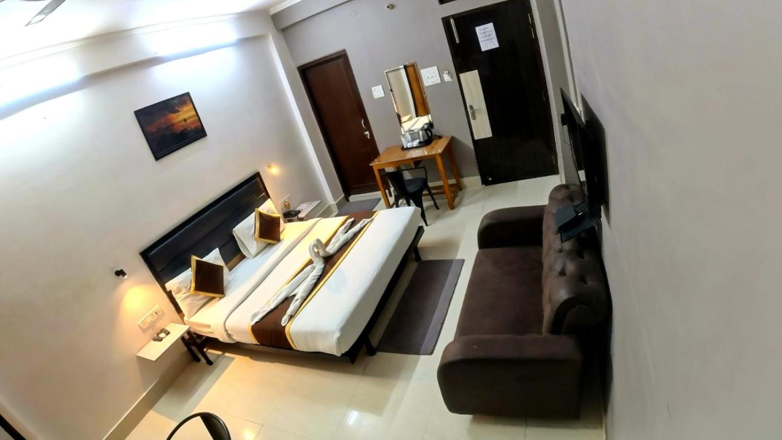 Holidayy Inn Prayagraj Esterno foto