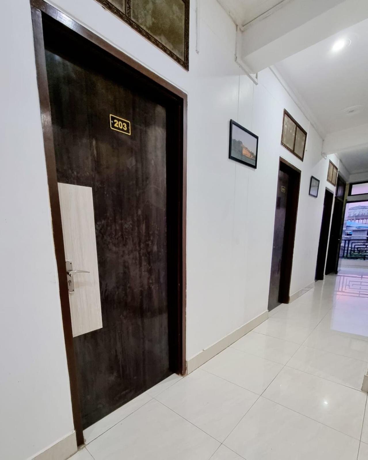 Holidayy Inn Prayagraj Esterno foto